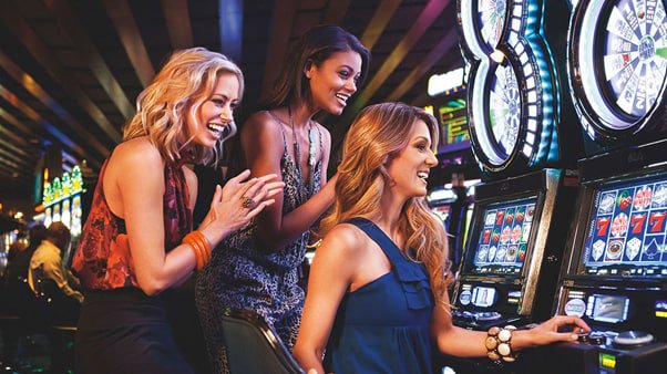Slot ဂိမ်း Reels နှင့် Bonus Features ပြသမှု